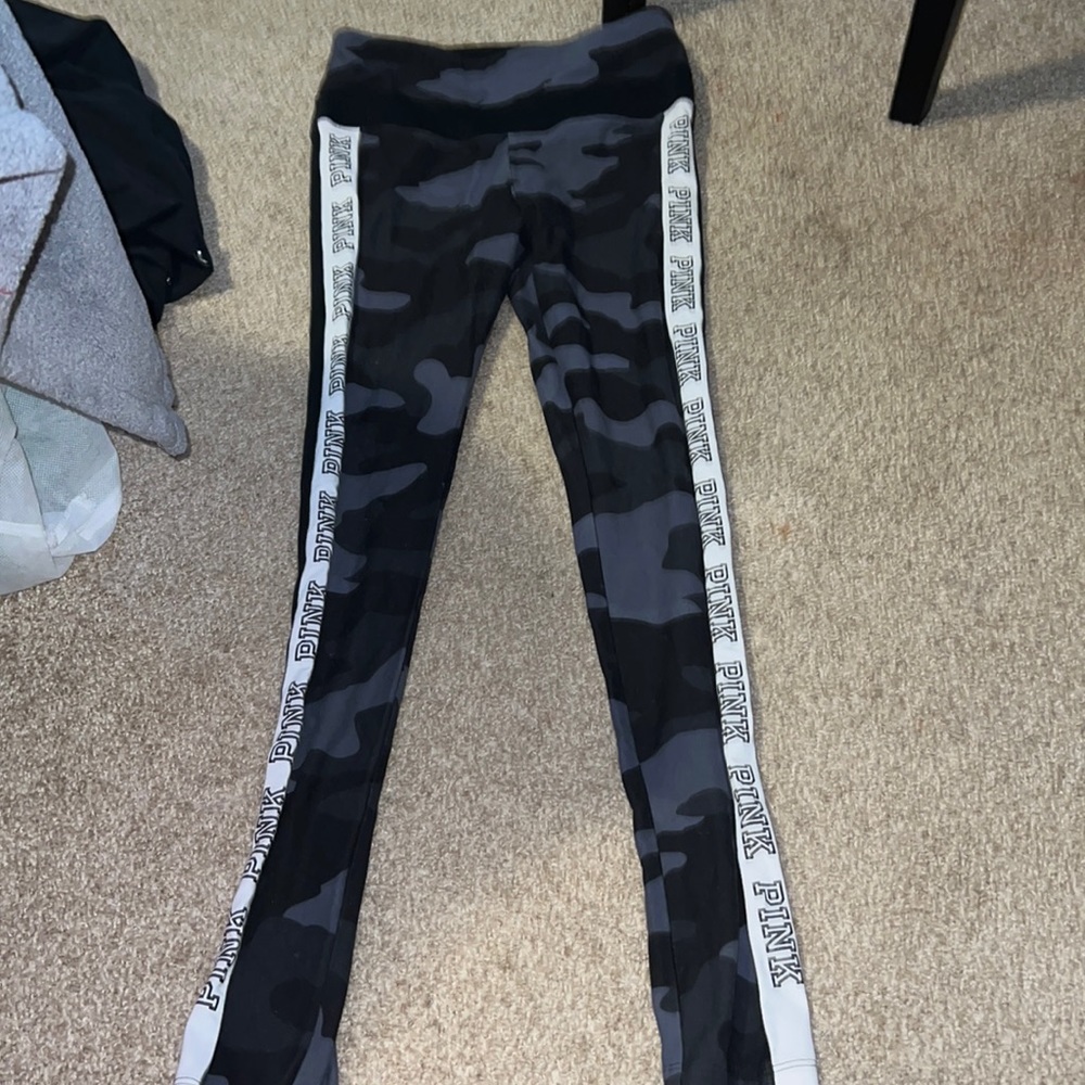 Super cute gray camo pink leggings